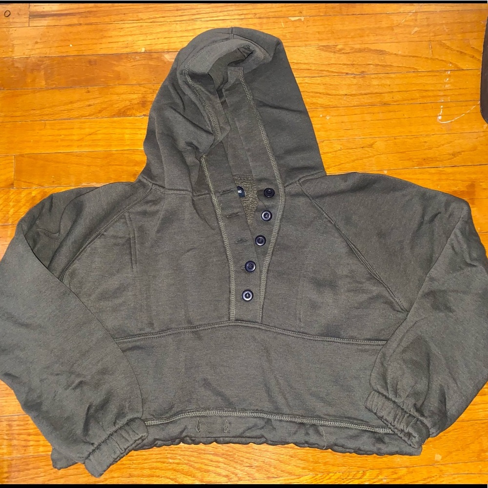 cropped hoodie